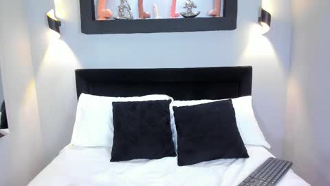 Snapshot of elaradusk chatting on 10/07/25, 05:26 Ela online show from 10/07/25, 05:26