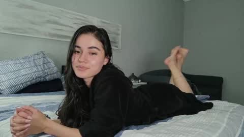Snapshot of elarahayes chatting on 05/07/26, 07:30 Elara Hayes online show from 05/07/26, 07:30