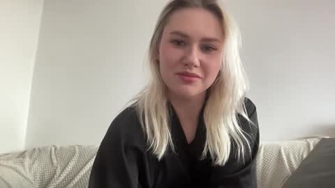 elaraluxxxe online show from 10/28/25, 11:03