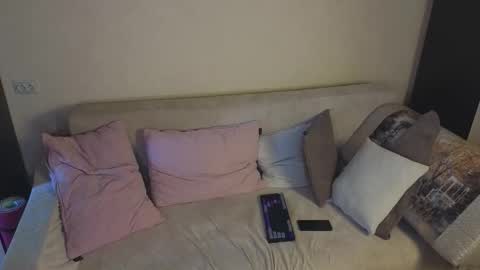 Snapshot of elarasable chatting on 03/19/26, 12:20 elarasable online show from 03/19/26, 12:20