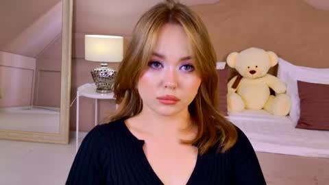 Snapshot of elaravance chatting on 05/11/26, 11:27 elaravance online show from 05/11/26, 11:27