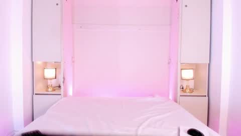 elarey_ online show from 02/24/26, 12:25