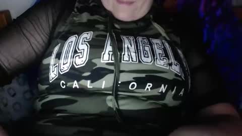 elasticgirl666 online show from 10/25/25, 04:35