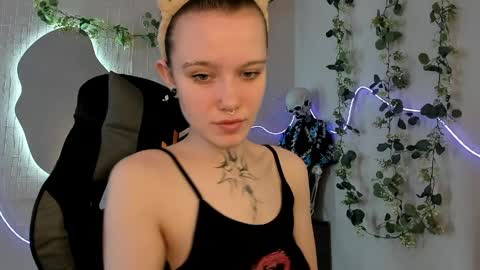 elastikiss online show from 04/11/26, 08:18