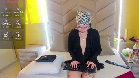 Snapshot of elavictoria chatting on 06/16/26, 02:09 Victoria online show from 06/16/26, 02:09