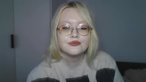 elayne_sweet online show from 05/19/26, 06:09