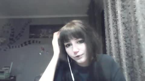 Snapshot of elaynetanton chatting on 04/19/26, 06:10 Lia online show from 04/19/26, 06:10