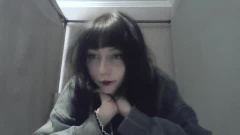 Snapshot of elaynetanton chatting on 04/25/26, 11:35 Lia online show from 04/25/26, 11:35