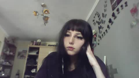 Snapshot of elaynetanton chatting on 04/30/26, 12:11 Lia online show from 04/30/26, 12:11