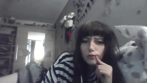 Snapshot of elaynetanton chatting on 05/25/26, 05:08 Lia online show from 05/25/26, 05:08