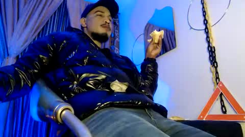 Snapshot of elcaballeroblack chatting on 10/20/25, 02:34 elcaballeroblack online show from 10/20/25, 02:34