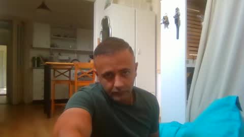 daniel18cmx online show from 10/30/25, 01:51