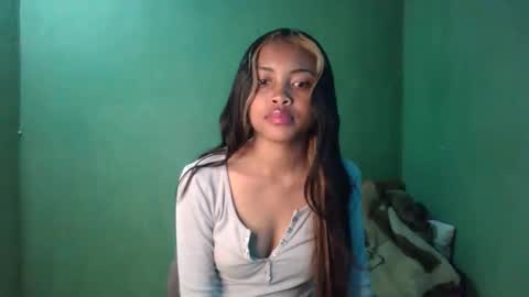 Snapshot of eldie69 chatting on 05/10/26, 12:21 eldie69 online show from 05/10/26, 12:21