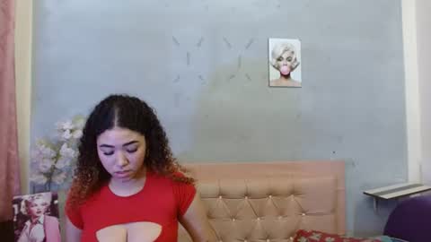 Snapshot of eleanor_rouillard chatting on 06/16/26, 04:42 eleanor_rouillard online show from 06/16/26, 04:42