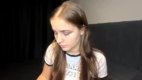 Snapshot of eleanorolaes chatting on 02/28/26, 03:24 Kelly online show from 02/28/26, 03:24