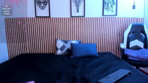 Snapshot of elecktra_sweet chatting on 12/31/24, 12:57 Elecktra online show from 12/31/24, 12:57