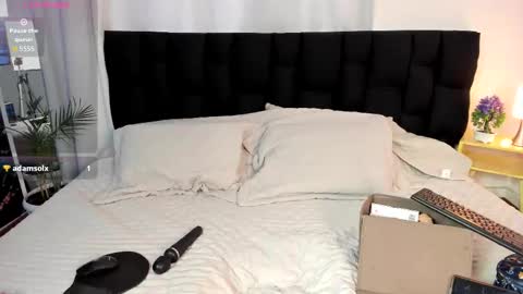 Snapshot of elecktra_sweet chatting on 11/19/25, 07:47 Elecktra online show from 11/19/25, 07:47