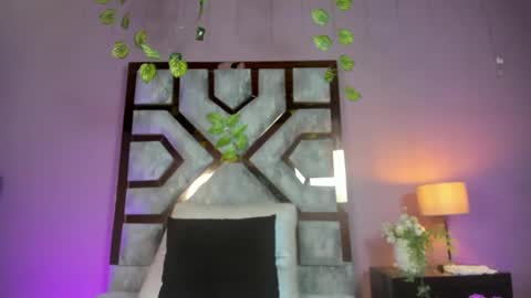 Snapshot of electra_gosselin chatting on 05/28/26, 12:19 electra_gosselin online show from 05/28/26, 12:19