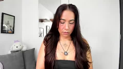 Snapshot of electra_hunt chatting on 06/08/26, 09:48 Electra- Please help me reach 100 likes online show from 06/08/26, 09:48