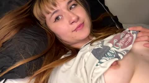 Snapshot of electra_kuznetsova chatting on 07/17/26, 02:40 Im Meleena online show from 07/17/26, 02:40