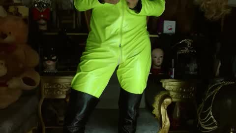 Snapshot of electracock chatting on 04/14/26, 02:34 electracock online show from 04/14/26, 02:34