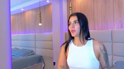 Snapshot of electrascot chatting on 03/08/26, 02:04 ELECTRA online show from 03/08/26, 02:04