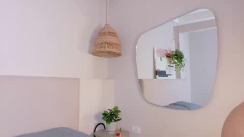 Snapshot of electrascot chatting on 03/21/26, 11:48 ELECTRA online show from 03/21/26, 11:48