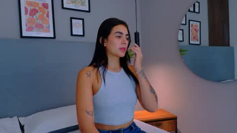 Snapshot of electrascot chatting on 04/07/26, 11:43 ELECTRA online show from 04/07/26, 11:43