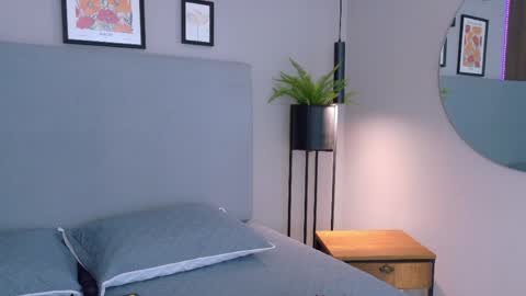 Snapshot of electrascot chatting on 04/11/26, 11:58 ELECTRA online show from 04/11/26, 11:58