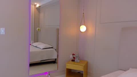 Snapshot of electrascot chatting on 04/16/26, 09:39 ELECTRA online show from 04/16/26, 09:39