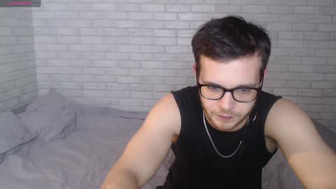 Snapshot of electric_smile chatting on 12/06/24, 04:28 Alex online show from 12/06/24, 04:28