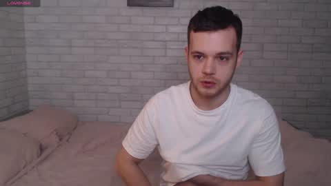 Snapshot of electric_smile chatting on 12/10/24, 08:08 Alex online show from 12/10/24, 08:08