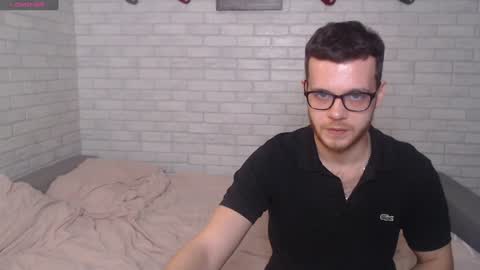 Snapshot of electric_smile chatting on 12/20/24, 04:04 Alex online show from 12/20/24, 04:04