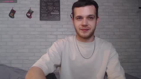 Snapshot of electric_smile chatting on 01/02/25, 10:55 Alex online show from 01/02/25, 10:55