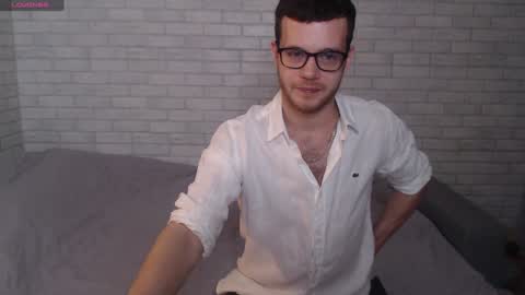 Snapshot of electric_smile chatting on 01/05/25, 01:58 Alex online show from 01/05/25, 01:58