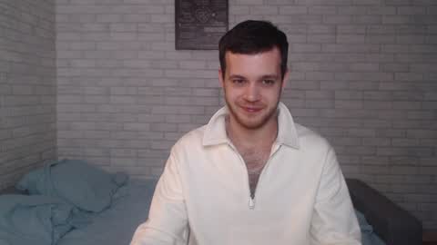 Snapshot of electric_smile chatting on 01/14/25, 08:04 Alex online show from 01/14/25, 08:04