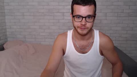 Snapshot of electric_smile chatting on 09/18/25, 07:43 Alex online show from 09/18/25, 07:43