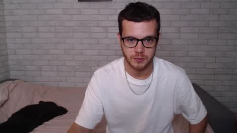 Snapshot of electric_smile chatting on 09/22/25, 07:54 Alex online show from 09/22/25, 07:54