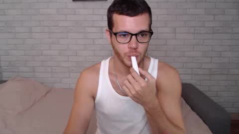 Snapshot of electric_smile chatting on 09/23/25, 09:45 Alex online show from 09/23/25, 09:45