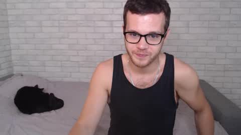 Snapshot of electric_smile chatting on 09/25/25, 11:36 Alex online show from 09/25/25, 11:36