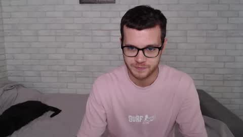 Snapshot of electric_smile chatting on 09/27/25, 09:25 Alex online show from 09/27/25, 09:25