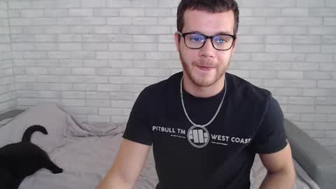 Snapshot of electric_smile chatting on 09/30/25, 07:57 Alex online show from 09/30/25, 07:57