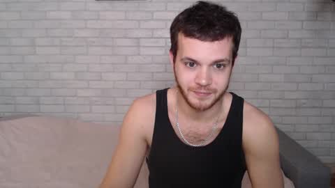 Snapshot of electric_smile chatting on 10/19/25, 02:18 Alex online show from 10/19/25, 02:18