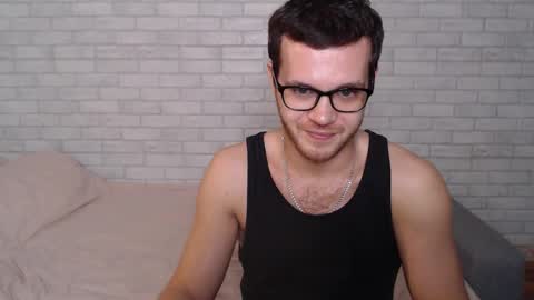 Snapshot of electric_smile chatting on 10/20/25, 05:35 Alex online show from 10/20/25, 05:35