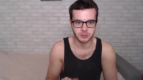 Snapshot of electric_smile chatting on 10/21/25, 07:09 Alex online show from 10/21/25, 07:09