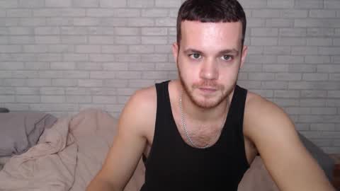 Snapshot of electric_smile chatting on 10/26/25, 07:53 Alex online show from 10/26/25, 07:53