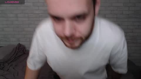 Snapshot of electric_smile chatting on 03/11/26, 05:19 Alex online show from 03/11/26, 05:19