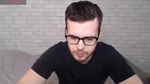 Snapshot of electric_smile chatting on 03/25/26, 07:47 Alex online show from 03/25/26, 07:47