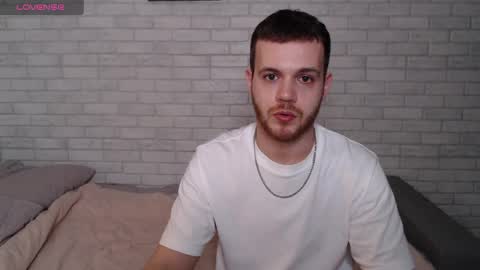 Snapshot of electric_smile chatting on 04/05/26, 05:54 Alex online show from 04/05/26, 05:54