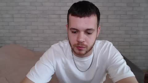 Snapshot of electric_smile chatting on 04/08/26, 09:42 Alex online show from 04/08/26, 09:42